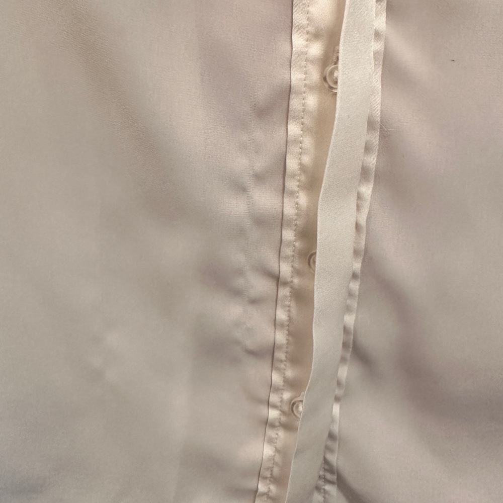 H&M button down top - Picture 3 of 4